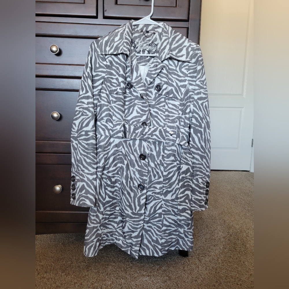 Meduim Guess zebra print coat